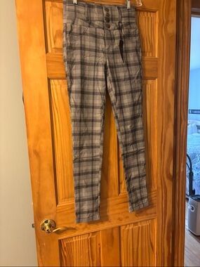Plaid Skinny Jeans in Gray - Women
